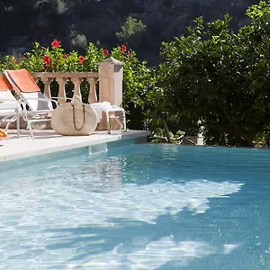 https://fornalutx-petit-hotel.allmallorcahotels.com